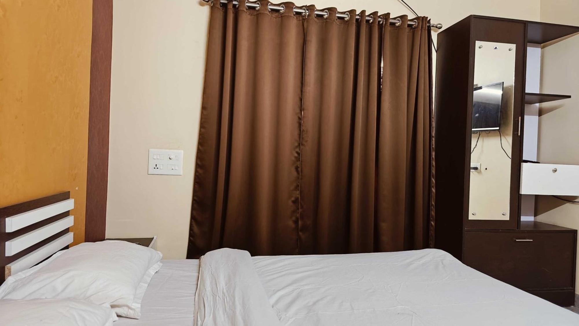 O Kazhakkoottam Near Technopark Phase 3 Hotel 3*