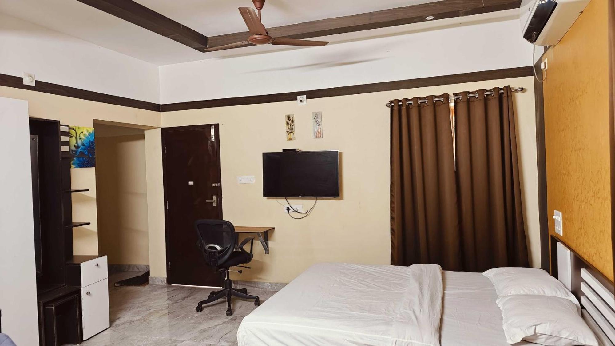 O Kazhakkoottam Near Technopark Phase 3 3*